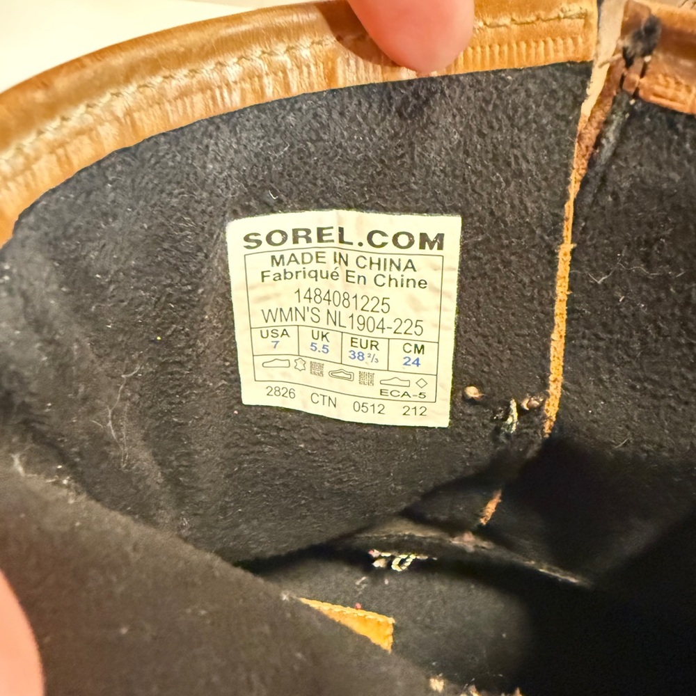 Sorel Tan and Black Winter Boots - Picture 5 of 7